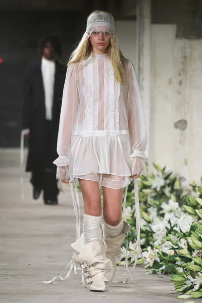 Look 17